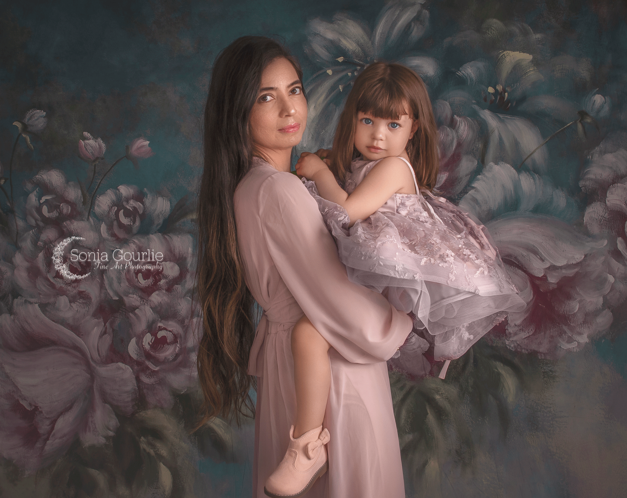 Ottawa Mother's Day 2024 Fine Art Petite Portrait Sessions An elegant portrait session for moms, grandmothers, and children